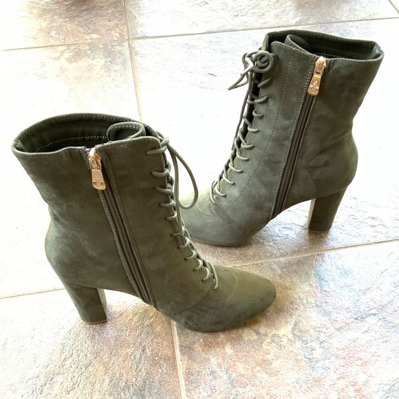 Meet your Posher - Picture 12 of 13